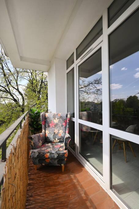 Ferienwohnung Saska Kepa -Ul. Francuska 2' Min Warschau Exterior foto
